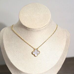 Gold Clover Pendant Necklace with White Mother-of-Pearl